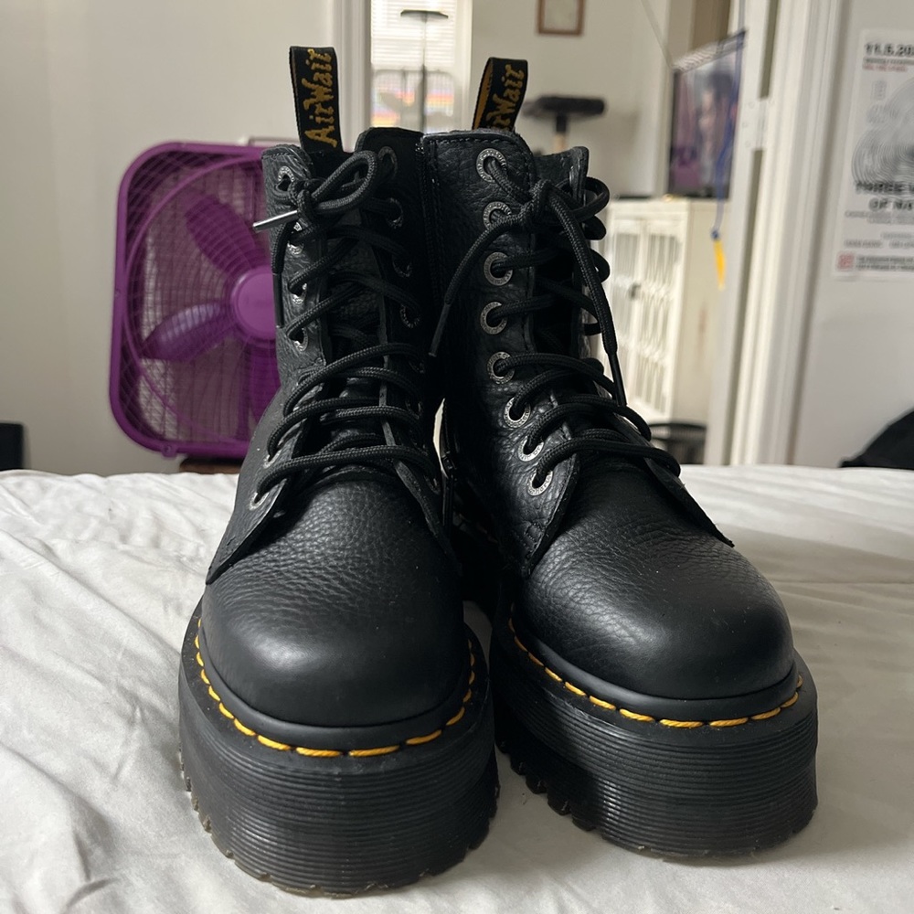 Jadon Dr Marten boots